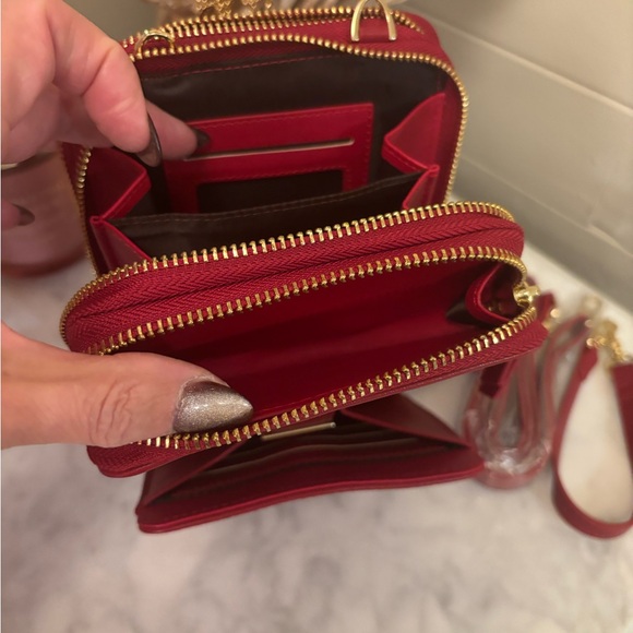 Low start Chic and Sporty POMELO Red Convertible Crossbody clutch Wristlet - Picture 4 of 11